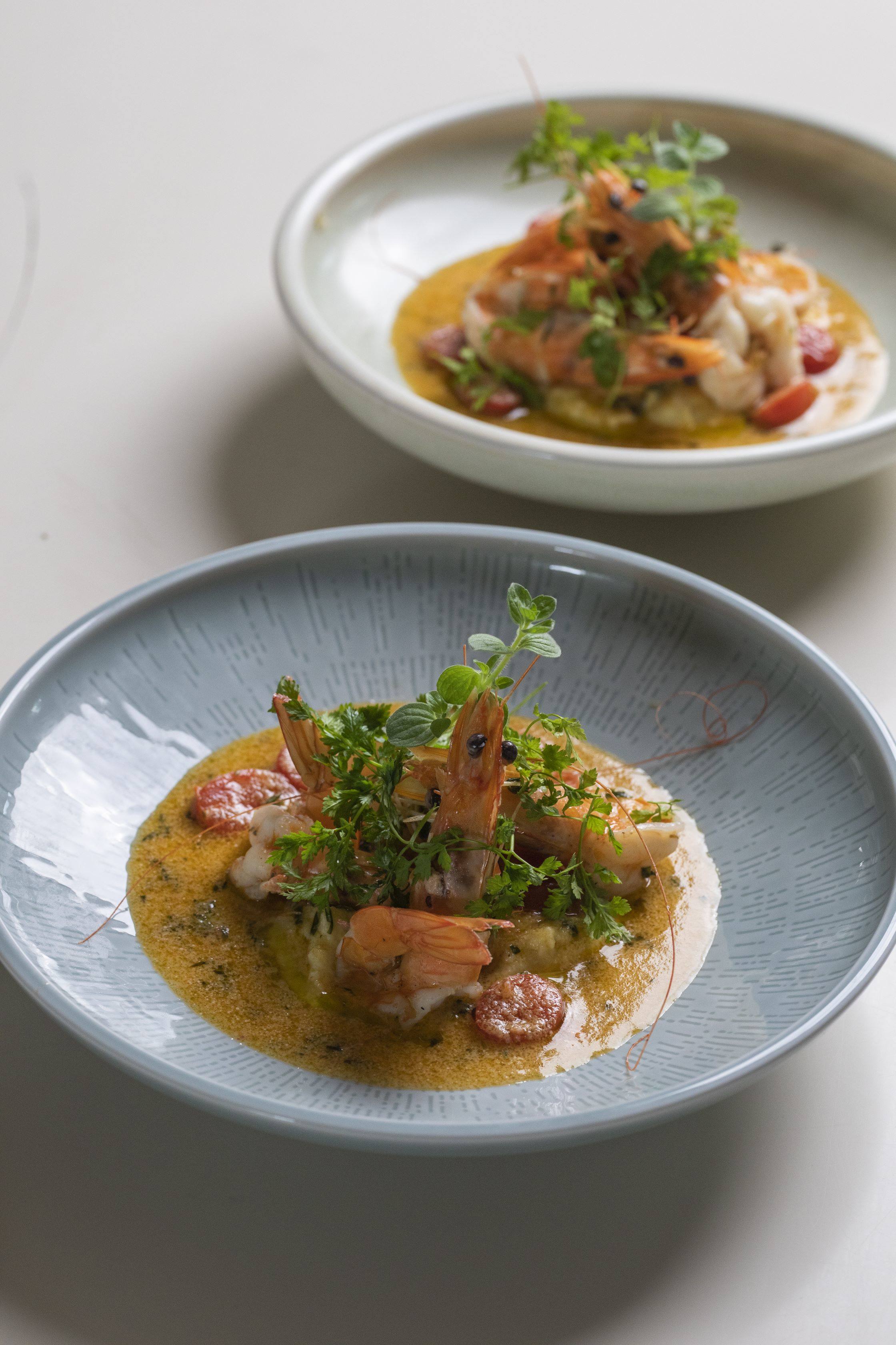 recipe image Γαρίδες με Ελαιόλαδο, Ντοματίνια κι Εστραγκόν με Πουρέ Σελινόριζας